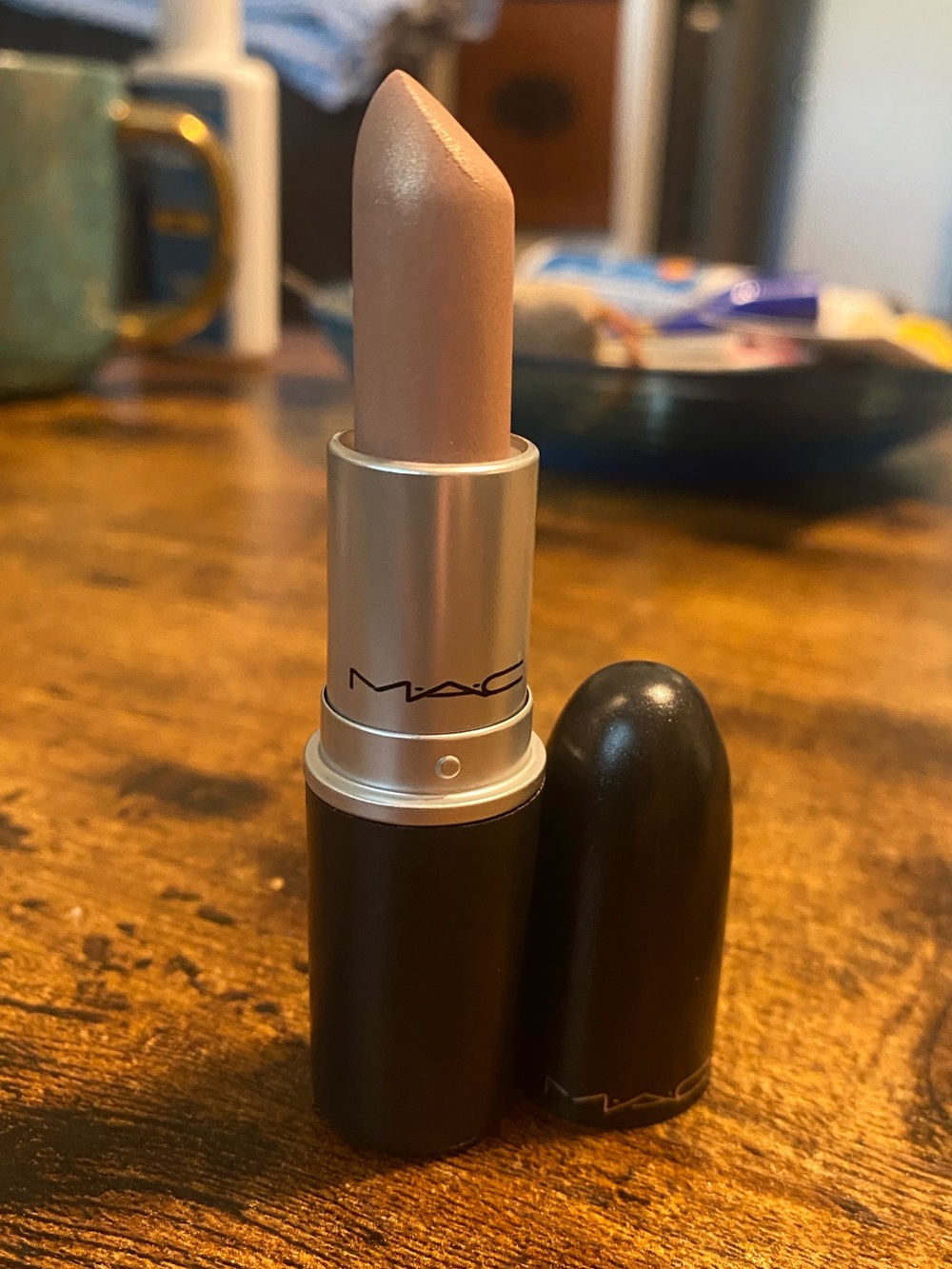 MAC Lipstick Love Dust -Matte